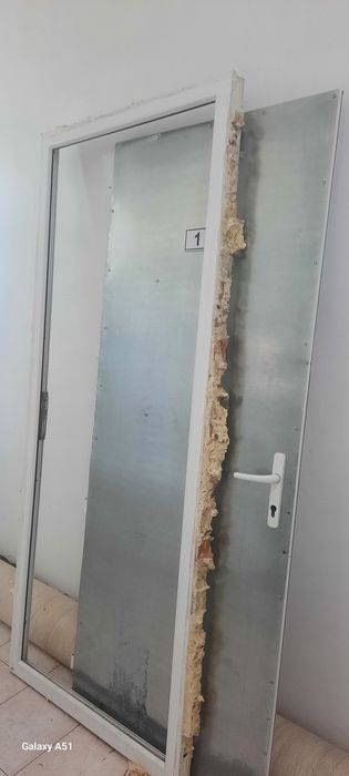 Двери пластиковые б/у 5 шт