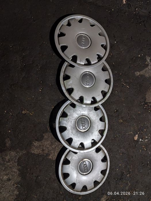 Комплект колпаков