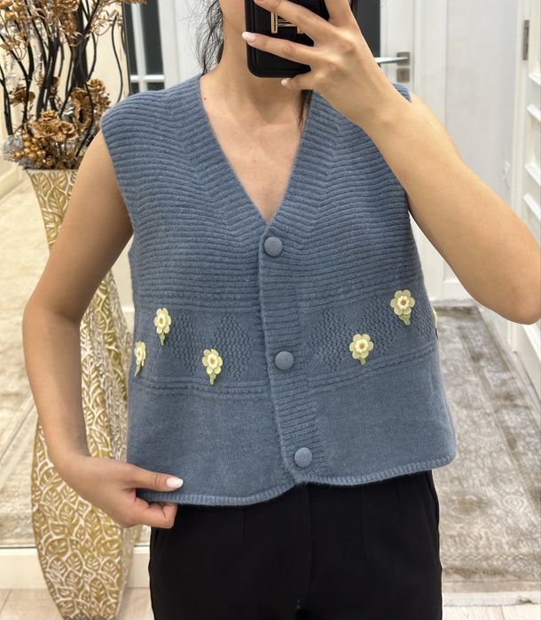 Теплая жилетка за 50 тыс сум