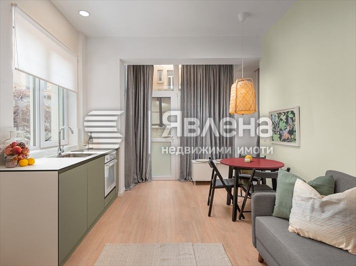 Имот в топ център с дългосрочен наемател и добра възвръщаемост