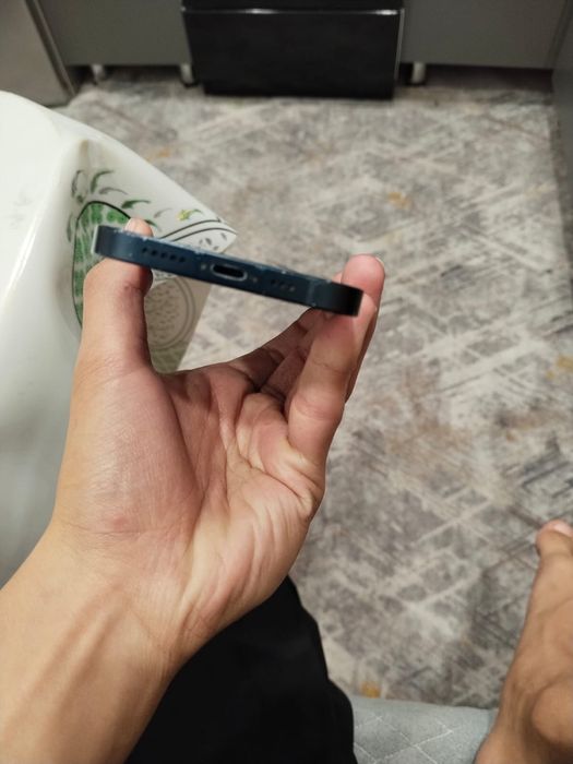 Продам iphone 13