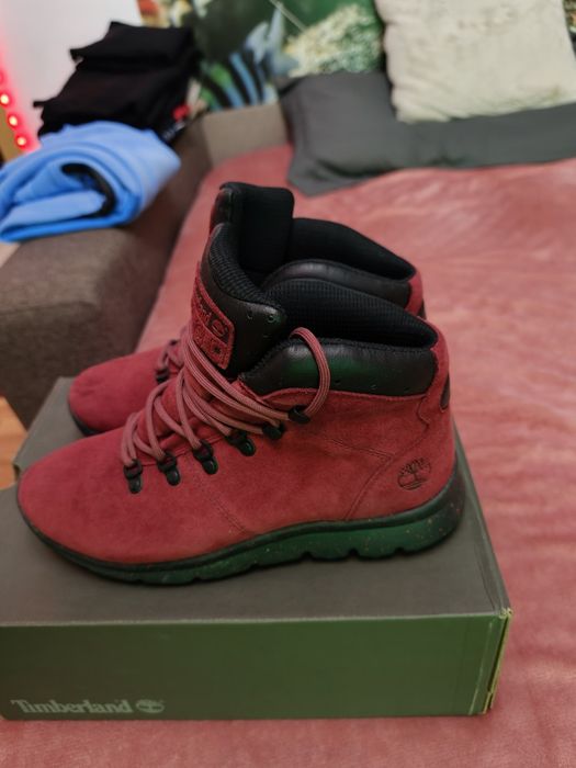 Vând ghete timberland