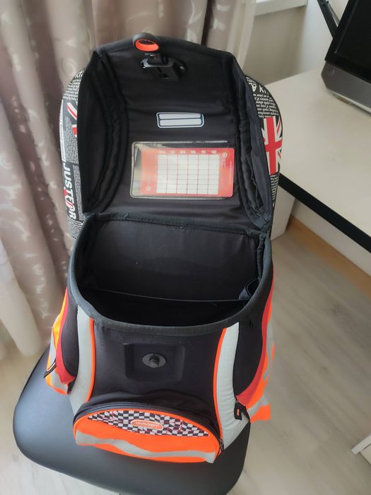 Продам рюкзак школьный