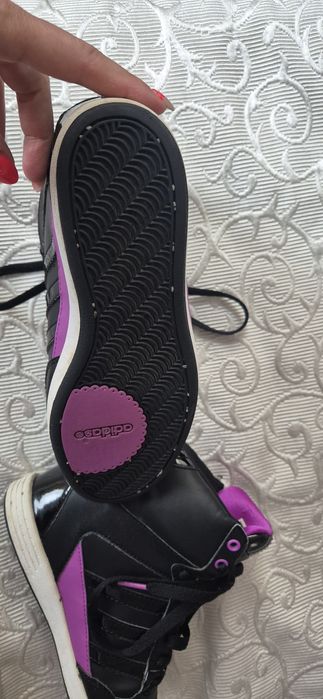 Оригинални дамски маратонки Adidas 38 номер