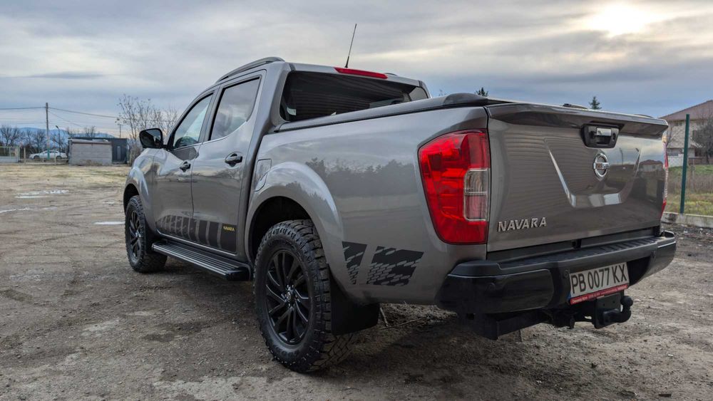 Nisan Navara Black edition