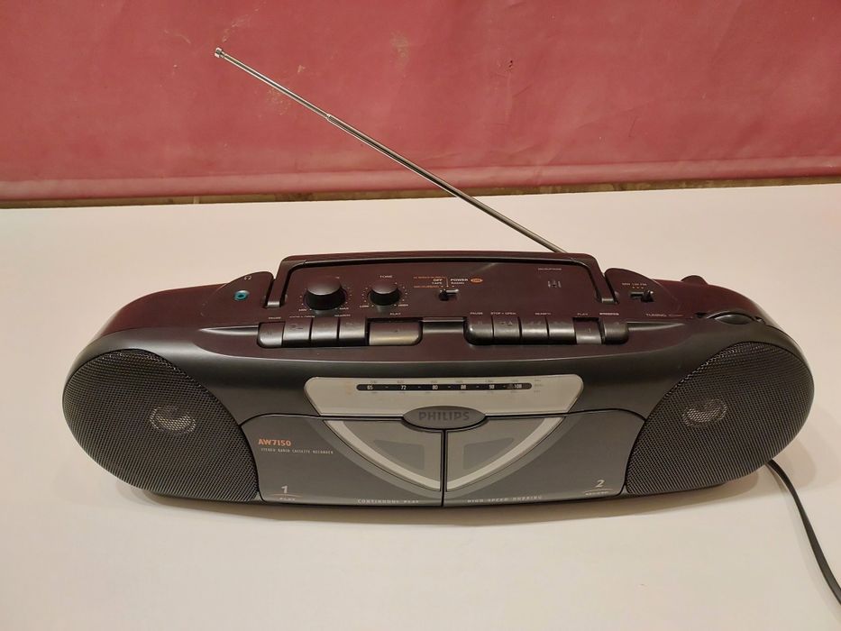 Dublu radiocasetofon Philips Boombox AW7150. Funcționare foarte bună.