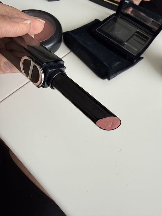 Козметика Hourglass Dior Bobbi Brown