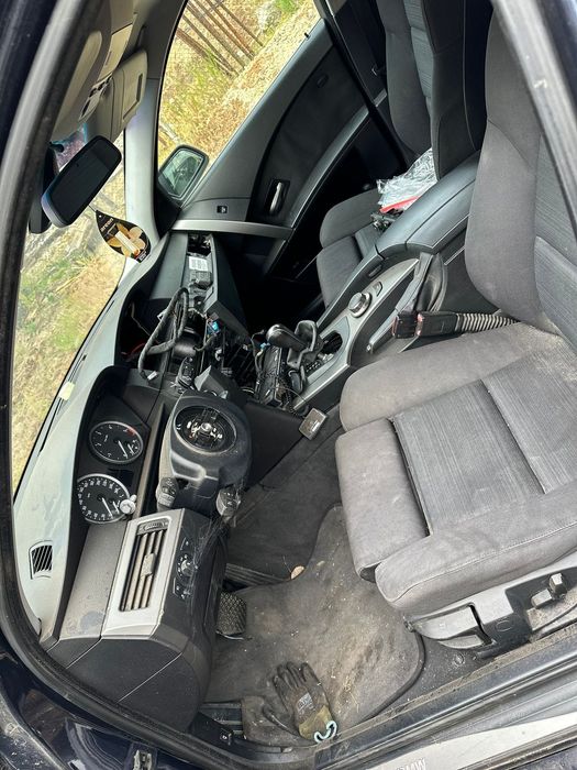 Dezmembrez BMW e60