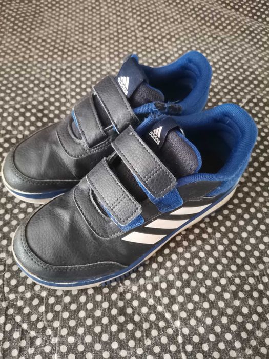 маратонки  Adidas + подарък