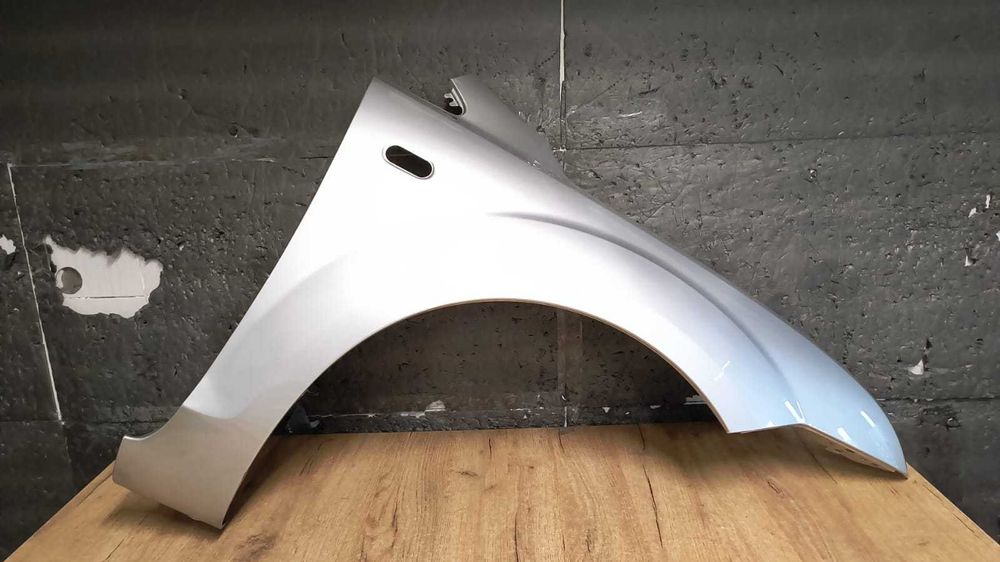 Aripa fata dreapta FORD FOCUS MK2 2004-2008 Gri Moondust silver