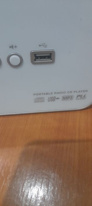 Radio casetofon cu Cd,usb ,si aux NOU!!