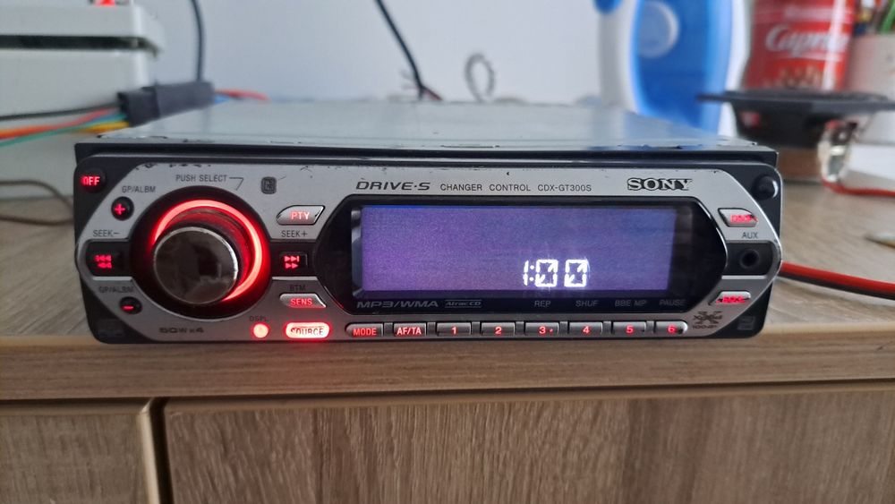 Casetofon auto Sony CDX-GT300S – funcțional