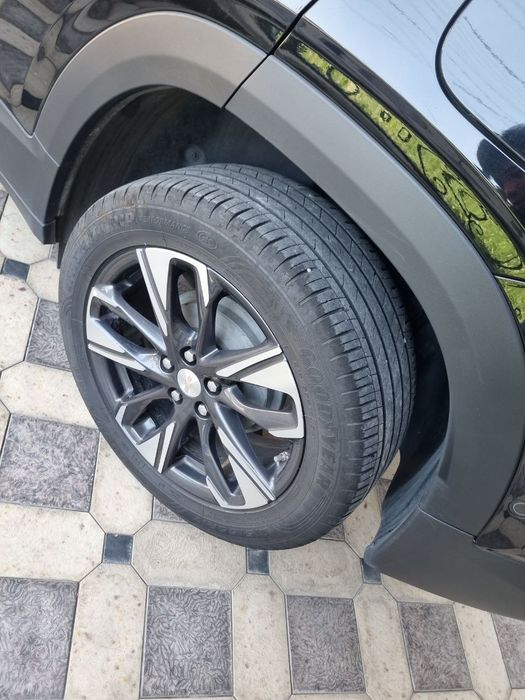 Tracker 2 premier sotiladi