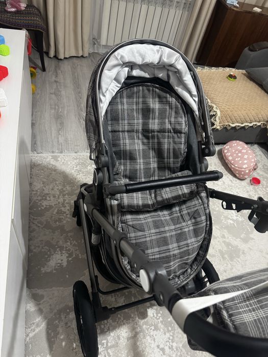 Продаю детскую коляску (люлька)