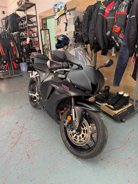 Honda CBR600RR 2025 -GARANTIE-