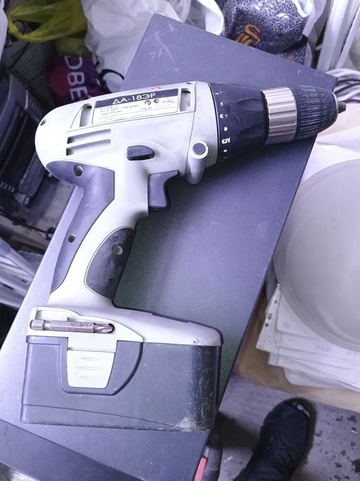 Шуруповерт Интерскол 18в.