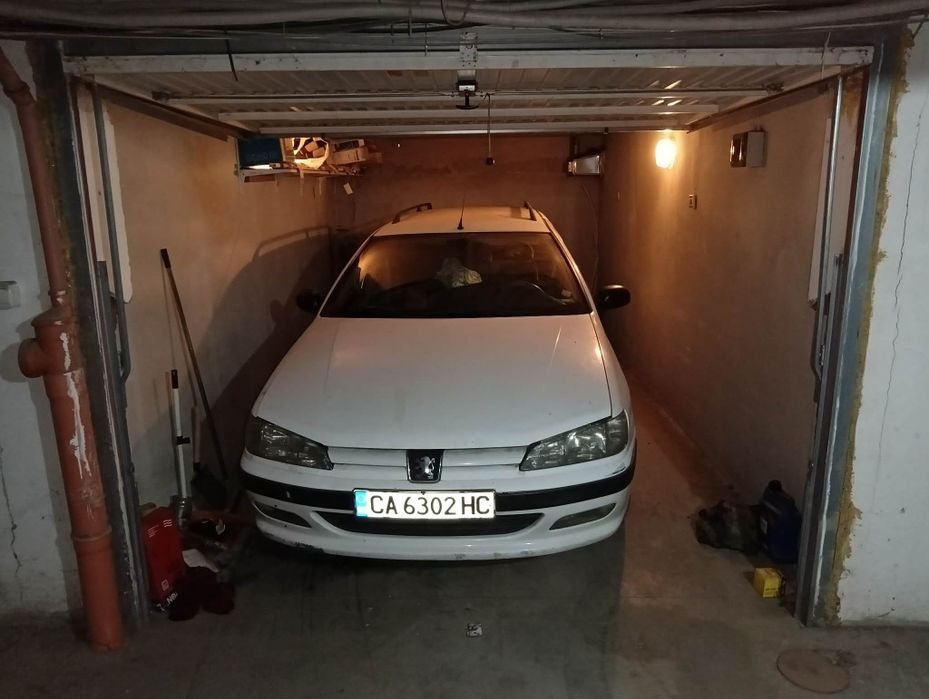 Продавам пежо 406