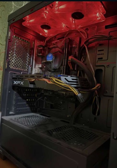 Vând PC Gaming..