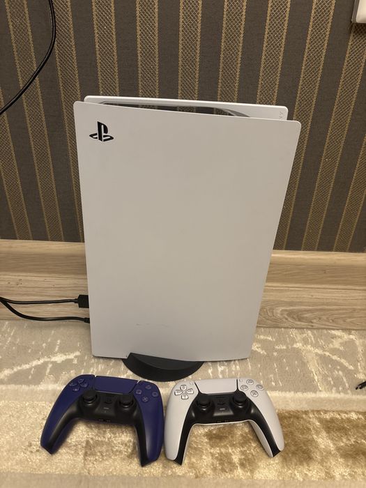 Продам PS5 Fat в идеальном состояние с играми