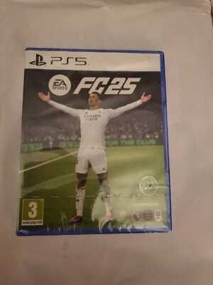 PlayStation 5 с 2 джойстика и 2 игри