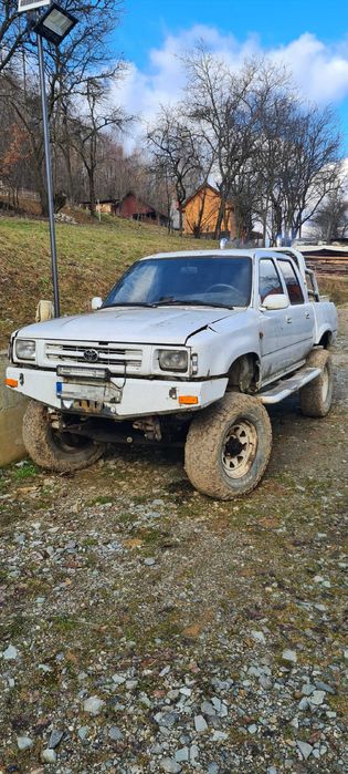 Vand sau schimb Toyota hilux!!!