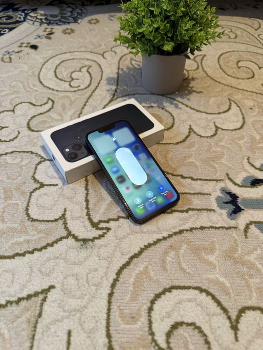Продам iPhone 13
