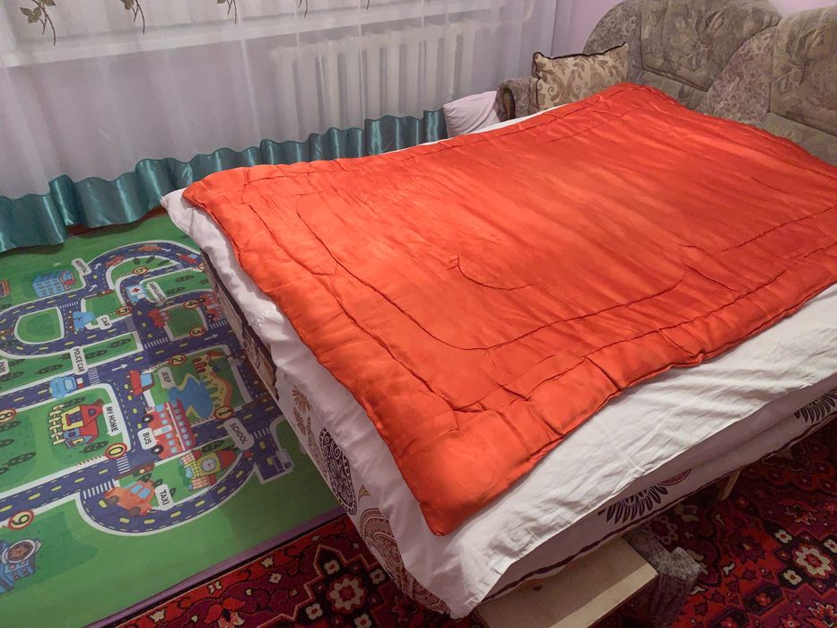 Продам одеяла стеганые атлас. с наполнителем из верблюжьей шерсти (РФ)