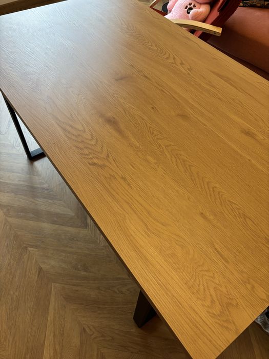 Голяма маса в перфектно състояние