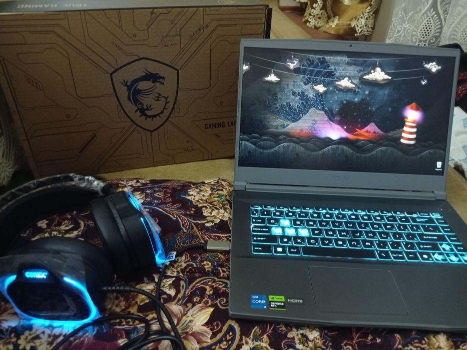 MSI GEMING NOUTBUGI CORE i5, 13 avlod , ram 8 gb , ssd 512 gb, rtx2050