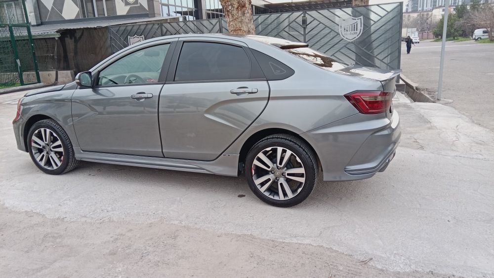 Лада Веста 2019 год.