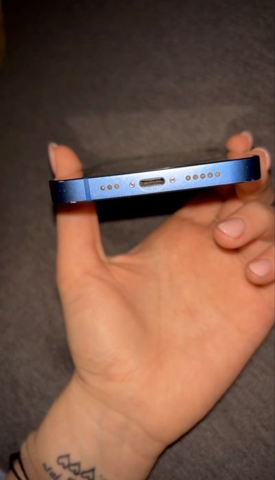 Продавам Iphone13 128GB