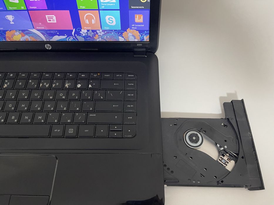 Продаю ноутбук HP 2000