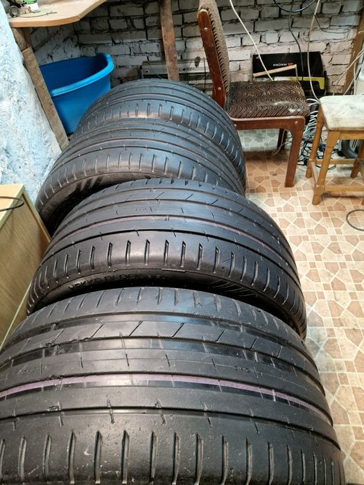 Продам 295/40/R21 Лето