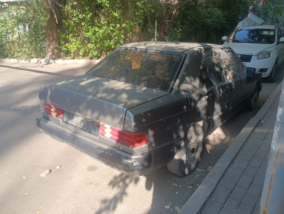 Мерс 190 в околохреновом состоянии