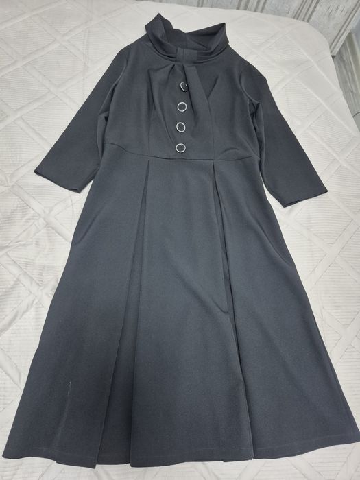 Женское платье чёрного цвета