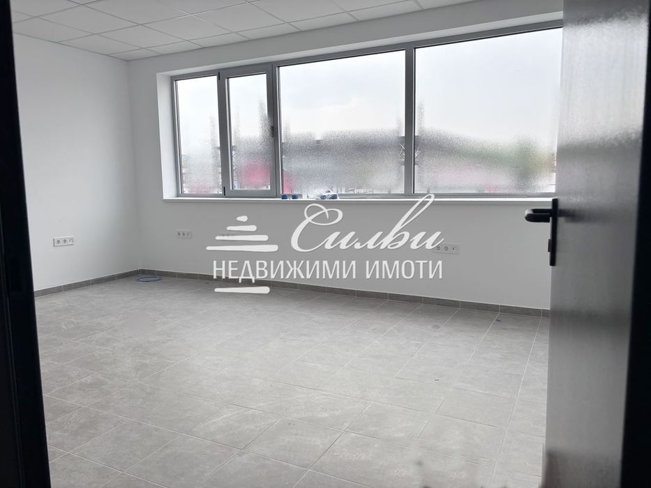 Дава се под наем Склад в Шумен, Добруджански - 809 кв.м за 3712.8 € - Снимка #2