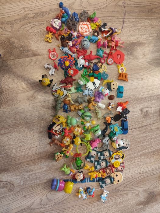 Играчки Kinder Surprise, Stikeez и други