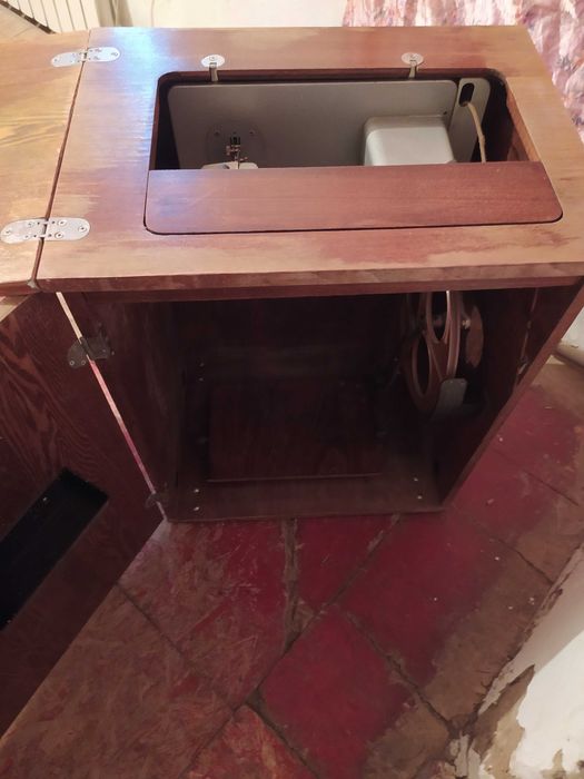 Швейная машина в рабочем состоянии