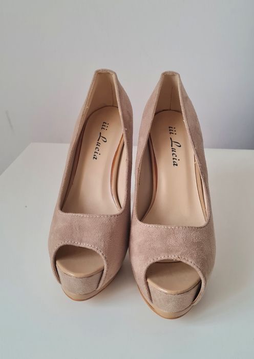 Pantofi noi eleganti cu toc decupați crem bej damă marimea 35