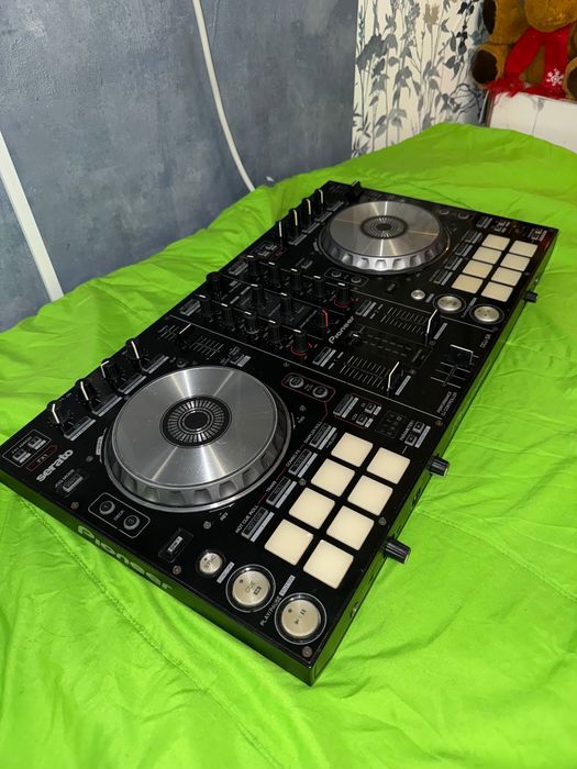 Pioneer DDJ-SR – Serato DJ контролер, отлично състояние