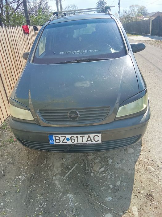 Vând Opel zafira