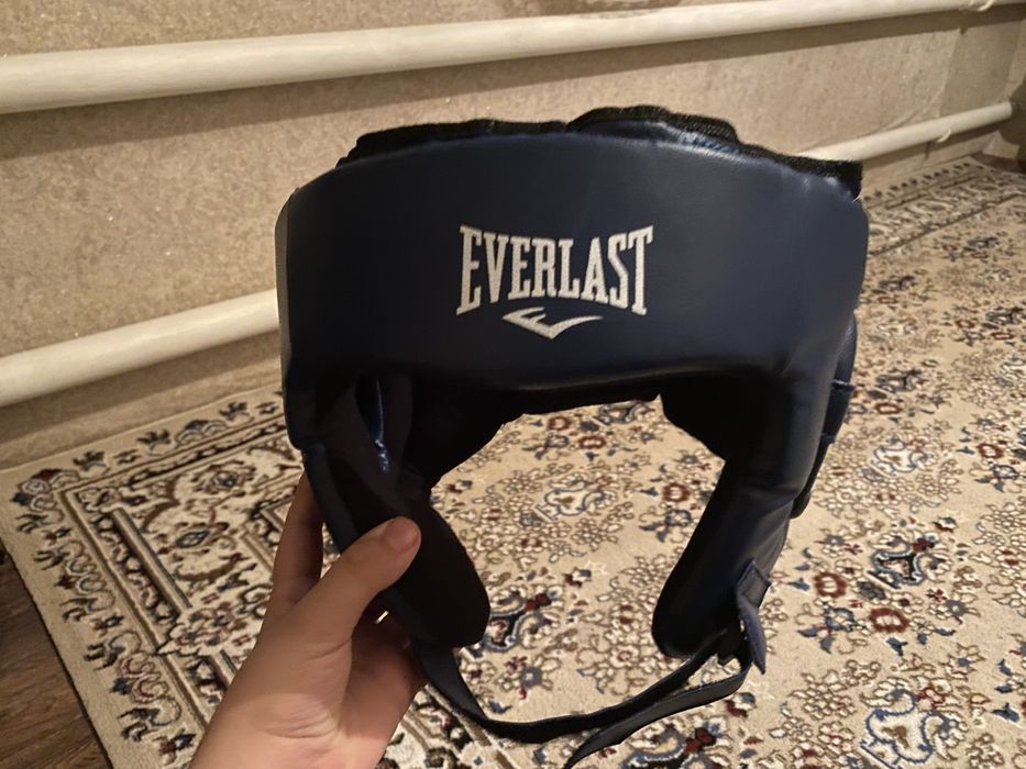 Шлем для бокса.