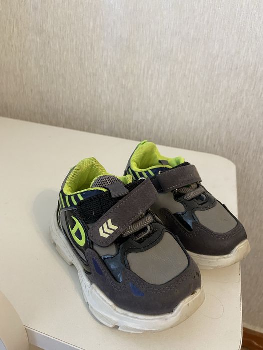 Продам обувь на мальчика