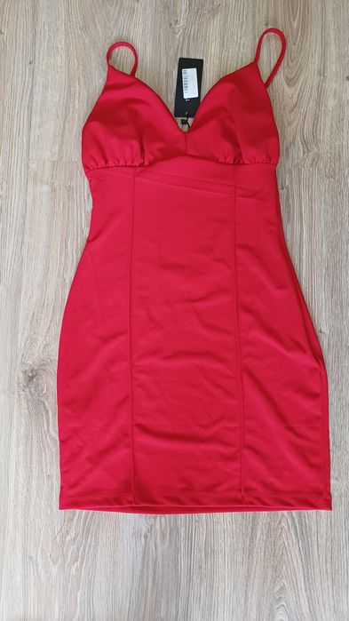 Нова! Рокля с етикет