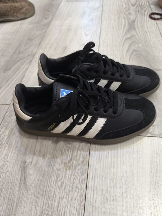 Кроссовки Адидас