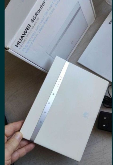 Huawei B525 LTE 4G Wi Fi dual band router slot SIM-liber de rețea