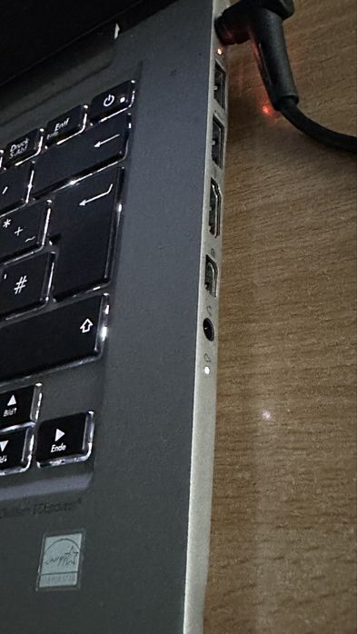 Laptop Asus Zenbook UX32LA