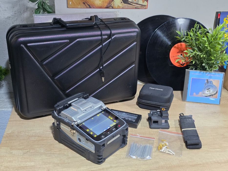 Aparat de sudură fibră optică Optical Fiber Fusion SPlicer Ai-7c FFTH