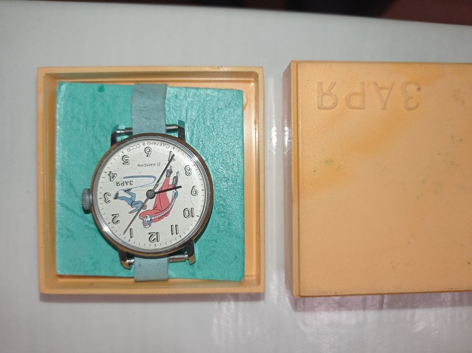 Продам новые часы в упаковке