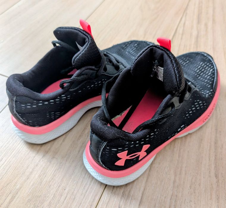 Pantofi sport Under Armour marime 36,5 EU